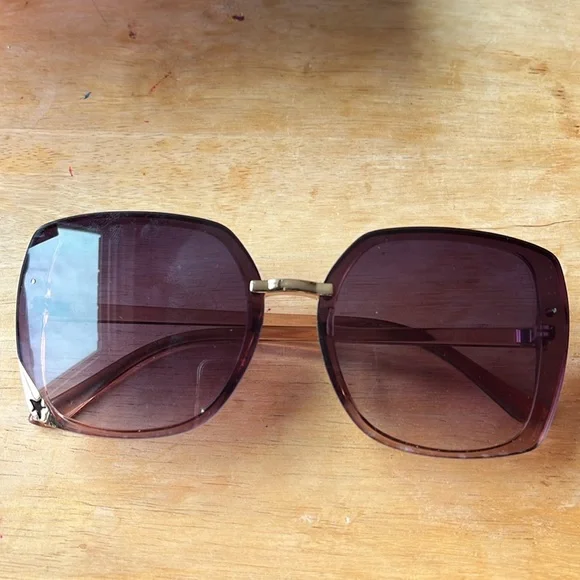 Elegant Purple-Brown Sunglasses